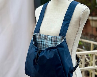 Pet carrier, pet sling, dog carrier, cat carrier, kangaroo pouch, hands free, adjustable straps, sports nylon outstide/plaid fabric inside