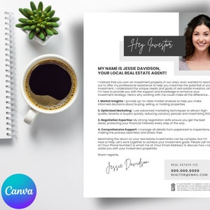 Può includere: Un volantino bianco e grigio con una foto in bianco e nero di una donna sorridente. Il volantino ha il testo "Hey Investor" in un font corsivo nero. Il testo "My name is Jessie Davidson, Your Local Real Estate Agent!" è in un font sans-serif nero. Il volantino elenca quattro modi in cui Jessie può aiutare gli investitori: Market Insights, Optimized Marketing, Negotiation Expertise e Comprehensive Support. Il volantino include anche il nome, il numero di telefono e l'indirizzo email di Jessie.