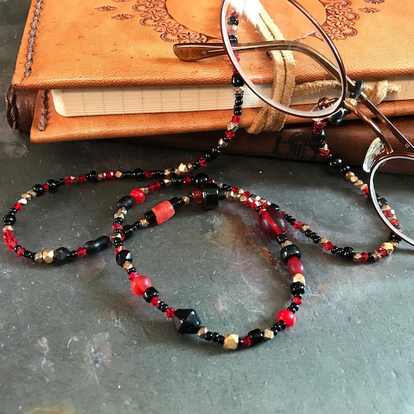 Glasses Keeper in Vermeil Black and Red | Librarian Eyeglasses Chain Accessory | Beaded Glasses Chain | Book Lover Gift | Eyeglass Chain