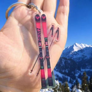 Snowboard Keychain - Unique Skiing Keychain Gift for Snowboarders & Ski Lovers