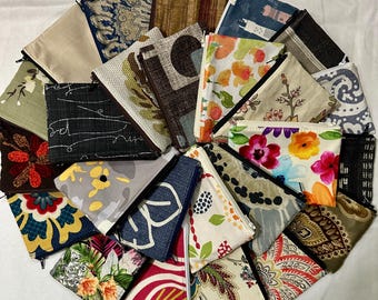 Small Zipper Pouches - Please choose your favorite pattern.
