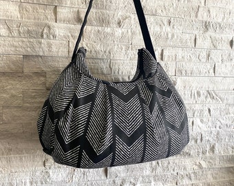 Pleated Bag // Shoulder Purse - Black & White Arrow Like