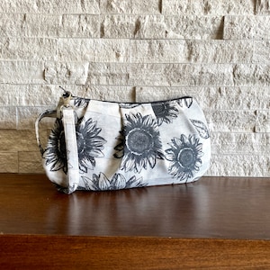 Pleated Wristlet Zipper Pouch - Sunflower on Wood