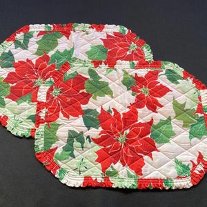 Poinsettia Placemats | Holiday placemats | Christmas decor | Table decor | Quilted placemats | Red & Green holiday | Christmas table | gifts