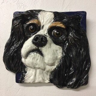 Placca A Cuore In Ceramica Cavalier King Charles Spaniel – 19 Cm, Con Corda, Finitura Lucida