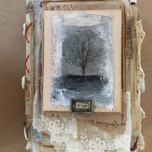 Online instructional video Workshop Mixed Media Altered Book class.......Altered book
