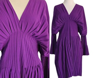 Artsy pleated dolman dress, purple pleated avant-garde swingy dress look at me dress, deep V cleavage, flare flounce bell sleeves, size S.