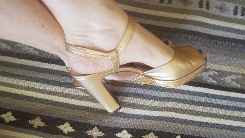 70s disco glam slingback heels by Adige Pour Daniela Schuhsalon 4 inch heel Metallic gold disco heels size 7 glam rock summer high heel.