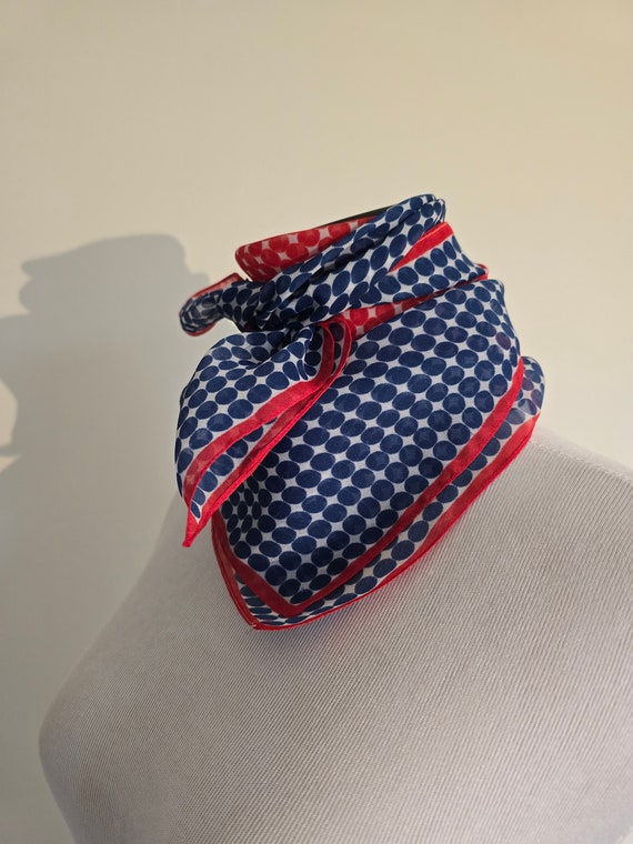 70s head scarf, red-white-blue polka dots, 25x25 i