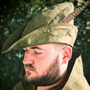 Chapeau de Robin des Bois.Le chapeau à bec. Chapeau avec plume en daim.Chapeau de chasseur.Archer.Peter Pan.Ranger