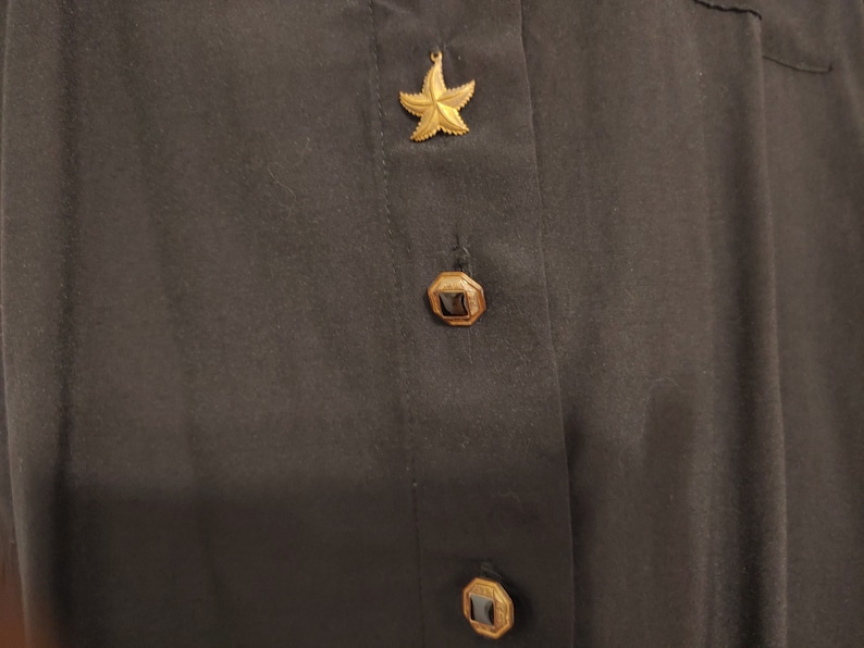 90s Black work blouse with front pocket and fairy key and diamond charm buttons for Women Size 10 by Gianna Vtg Business Clothes B5-2245