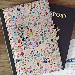 Capa para passaporte Tay, porta-passaporte Swift, carteira de viagem adorável para meninas, acessórios para passaporte para adolescentes, presente fofo para o aniversário dela, adolescente Swift