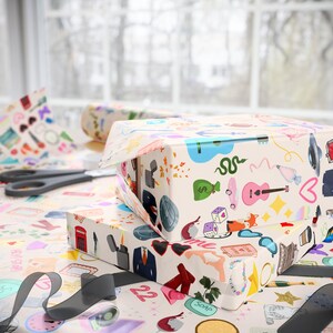 Taylor Presentpapper Swift Födelsedagspresentpapper för Flicka Taylor-tema Födelsedagsfest Eras Inspirerat Flickigt Hantverkspapper Ryktesorm Showgirl bild 6