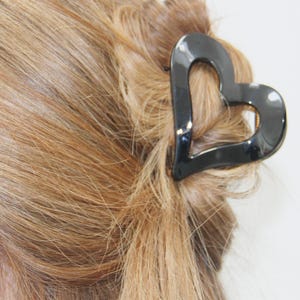 Black Heart Medium Hair Claw