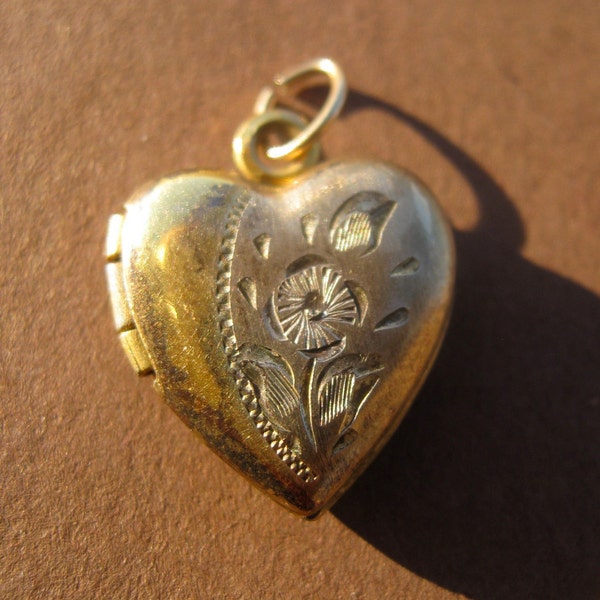 Vintage Heart Shaped Filigree Locket with Floral Design