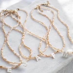 Collar de cuentas de cristal con letras para mujer, collar con iniciales, collar femenino, colgante de joyería, collar de mujer, collar con nombre