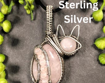 Rosenquarz-Kätzchen-Schmuck, verspielte Edelsteinkette, rosa Katzen-Edelstein
