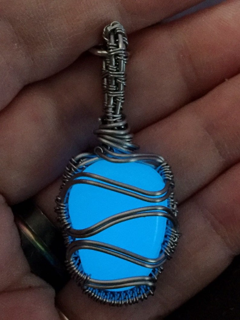 Blue glow in the dark woven wire wrapped plastic pebble keychain wire work wire art