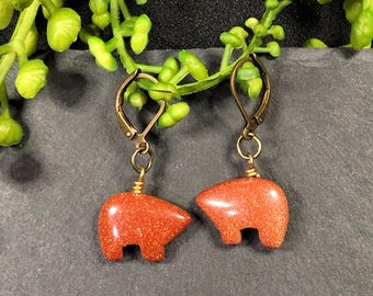 Goldstone Zuni Bär Ohrringe, Bären-Fetisch inspiriert