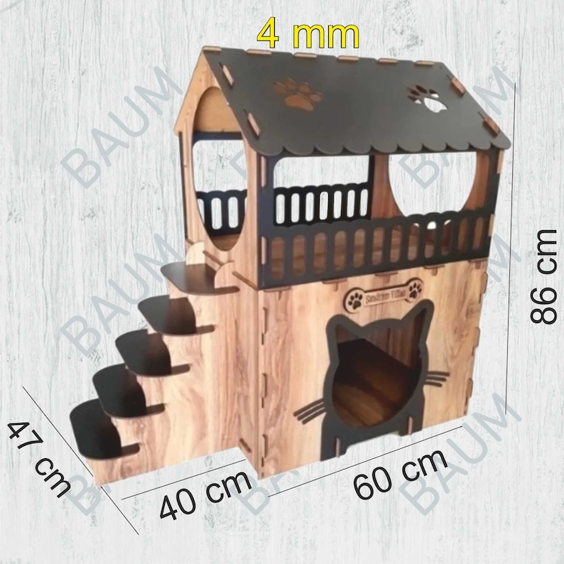 Może przedstawiać: Drewniany domek dla kota z czarnym dachem i wejściem w kształcie kota. Domek ma platformę z barierką i zestaw schod&oacute;w. Domek ma 47 cm wysokości, 40 cm szerokości i 60 cm głębokości. Dach ma grubość 4 mm. "Snuggle Time" jest nadrukowane na przedniej części domku.