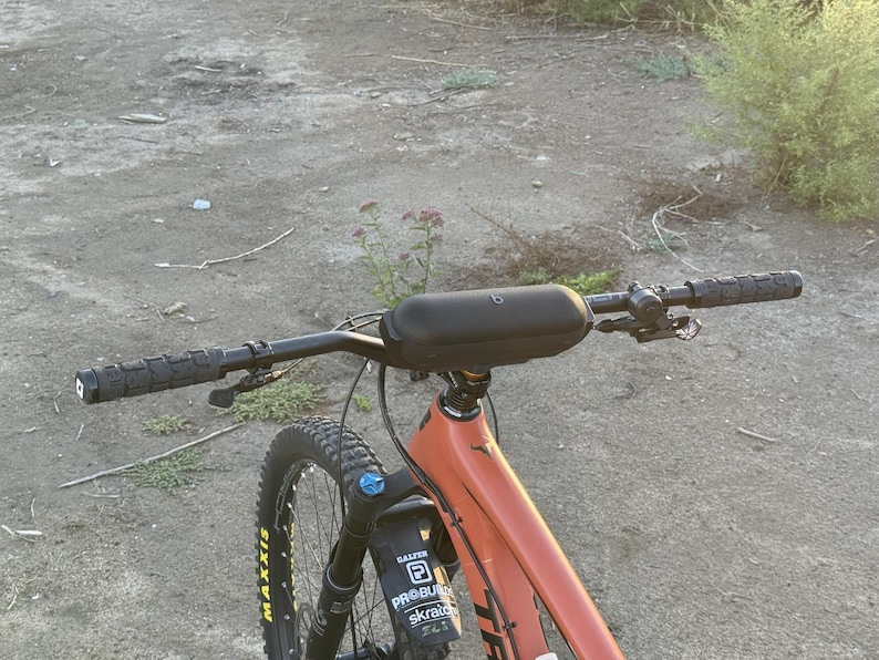 Beats Pill Bicycle MTB E-Bike Speaker Mount Bracket - SpeakerCaddy Include Stem Mount
