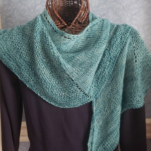 BFL/Silk Lightweight Shawlette in Soft Jade