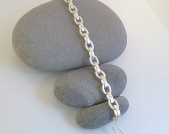 Beautiful Sterling Link Bracelet - B0230