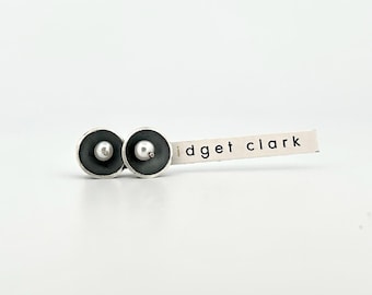 Silver and Pearl Stud Earrings - E3261