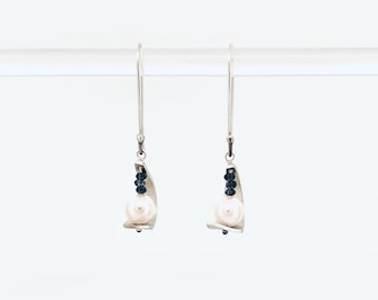 Sling Earrings with Pearl and Sapphire - E3450