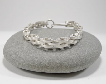 Beautiful Sterling Silver Link Bracelet - B0250