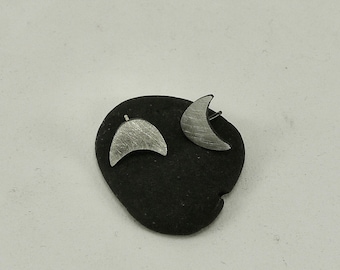 Crescent Moon Silver Stud Earrings - E3230