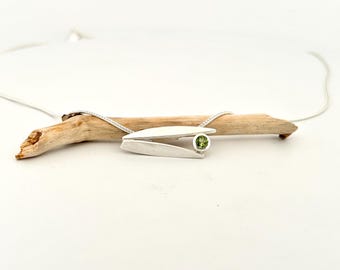 Horizontal Willow with Peridot Necklace - N1862