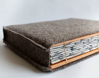 Woolen cover for the recipe book