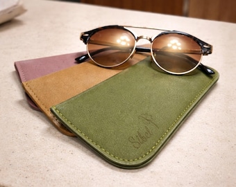 Personalized glasses case