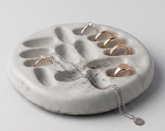 Concrete Vanity Tray, Small Catchall Dish, Modern Jewelry Organizer, Minimalist Bathroom Decor, Trinket Holder