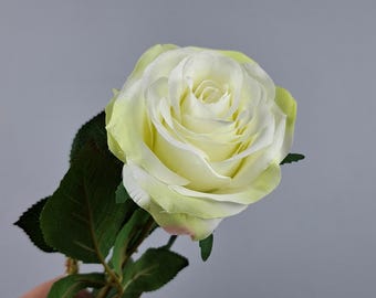 ブーケやアレンジメント用のアイボリーローズ造花、フェイクローズの茎、人工アイボリーフラワー、長持ちするローズデコレーション、ウェディングアイボリーローズ