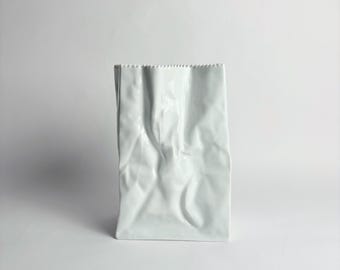 Vintage White Paper Bag Vase – Sculptural Porcelain Crinkle Design, 1980s German Rosenthal Tapio Wirkkala
