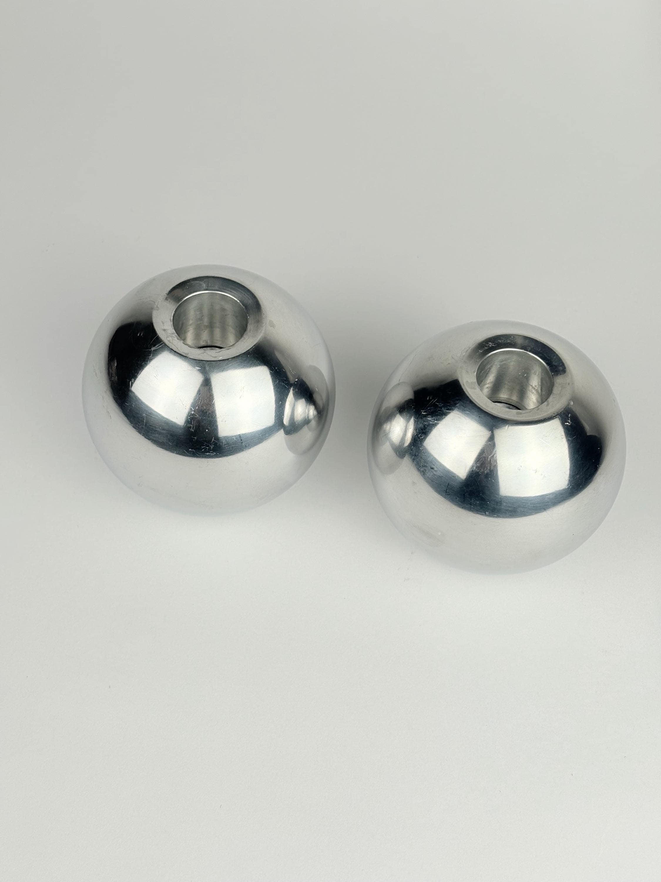 Vintage IKEA NÄSSJÖ Ball Candle Holders – Pair of Silver Metal Candlesticks, 1990s Modernist Decor Scandinavian Design – Ehlen Johansson