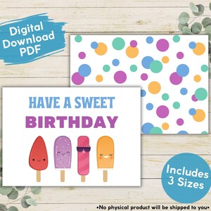 K&ouml;nnte beinhalten: Eine druckbare Geburtstagskarte mit einem bunten Konfetti-Hintergrund und der Aufschrift "Have a Sweet Birthday". Die Karte zeigt vier Comic-Eis am Stiel mit fr&ouml;hlichen Gesichtern.