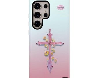 以下が含まれることがあります： ピンクと白の携帯電話ケース。ピンクの十字架に黄色の花が飾られています。ケースにはカメラレンズの切り抜きと黒い縁取りがあります。