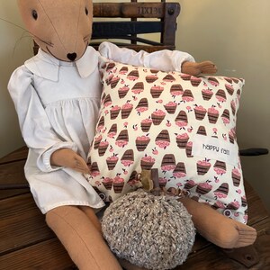 Fall pillow,Vintage Fall, Fall Decor, Fall  Lady apples , Apple basket