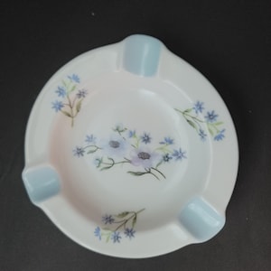 Shelley Blue Rock Ladies Ashtray