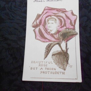 Cartão postal com uma foto em uma rosa