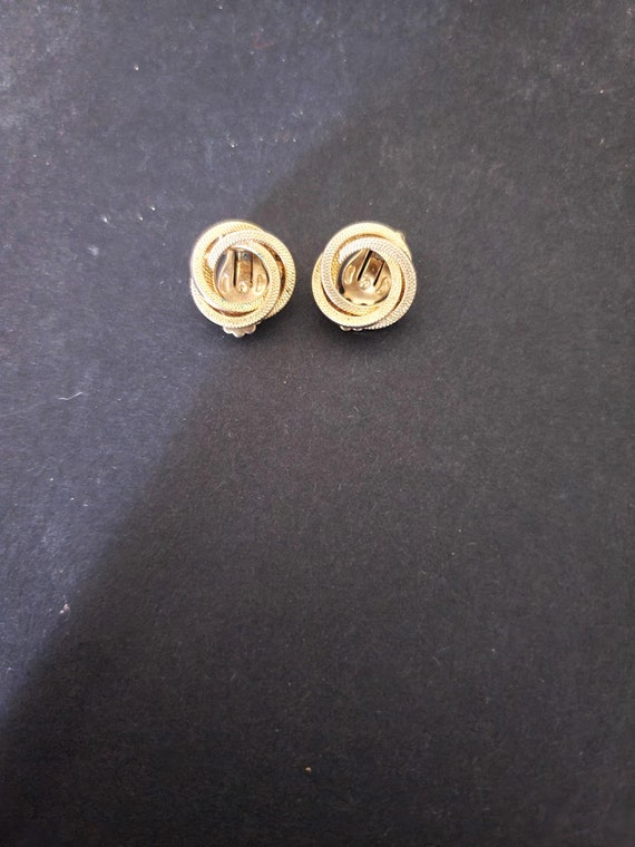 Gold Wreath Clip On Earrings
