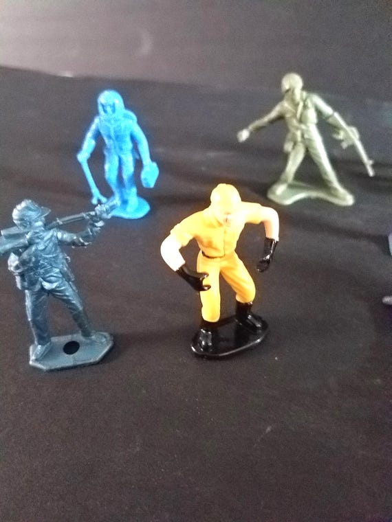 Plastic 60s Play Men