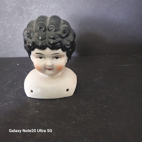 Dolly Madison LowBrow Head and Shoulders 5"
