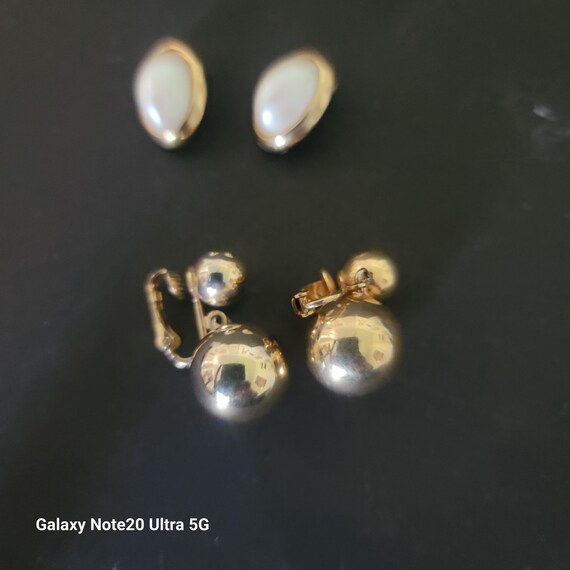 2 Pair Gold Tone and Faux Pearl Earrings