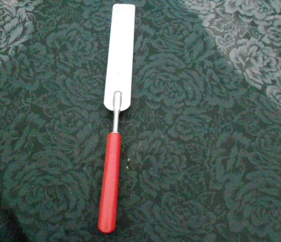 Bakelite Cake Frosting Knife