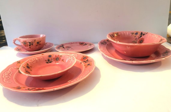 Vintage Pink Dish Set