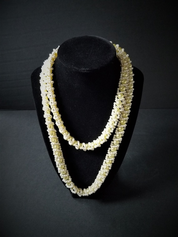 1950s Yellow Beaded Necklace